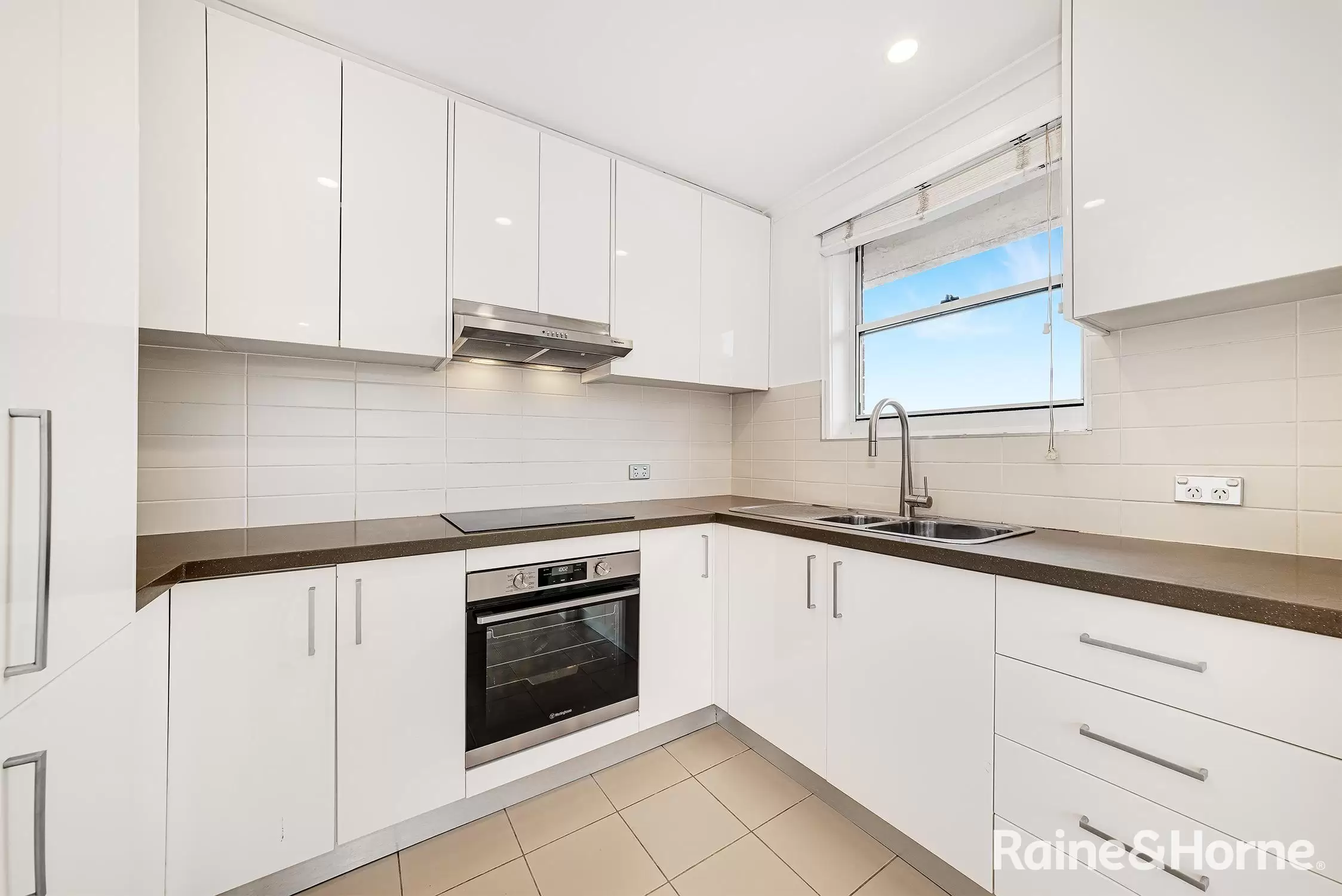 8/92 Melody Street, Coogee Leased by Raine & Horne Randwick | Coogee | Clovelly - image 2