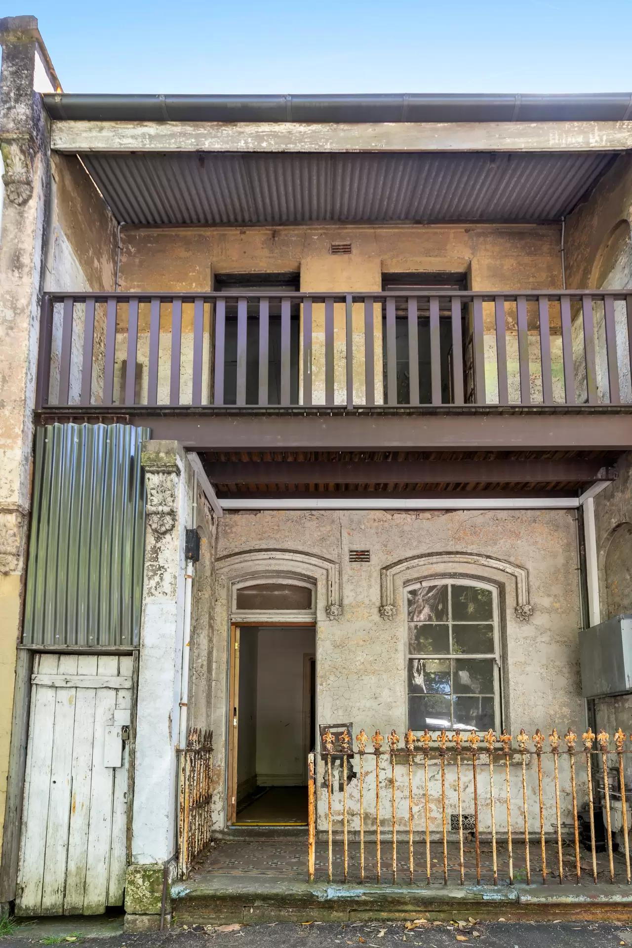102 Oxford Street, Woollahra Sold by Raine & Horne Randwick | Coogee | Clovelly - image 1