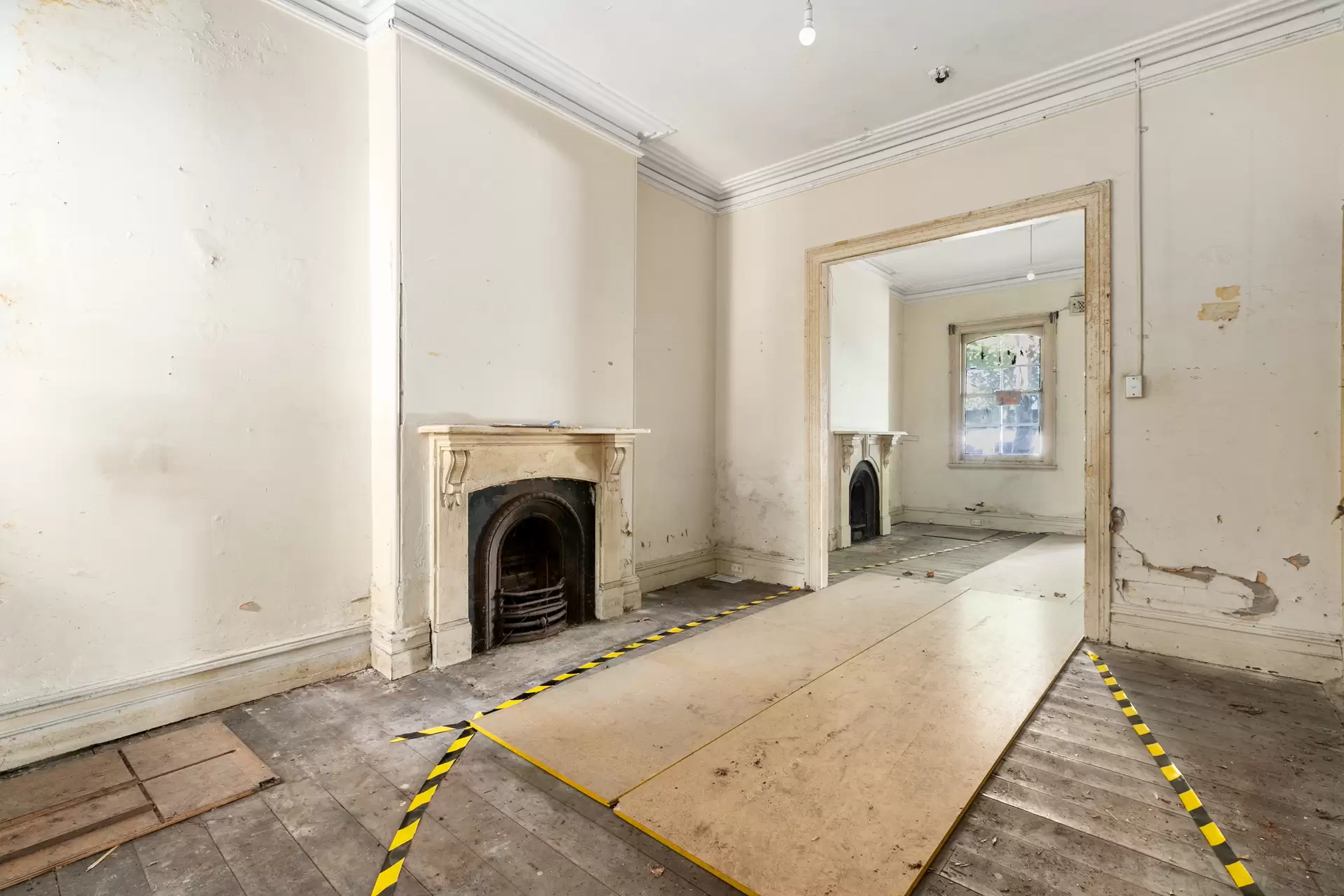 102 Oxford Street, Woollahra Sold by Raine & Horne Randwick | Coogee | Clovelly - image 1
