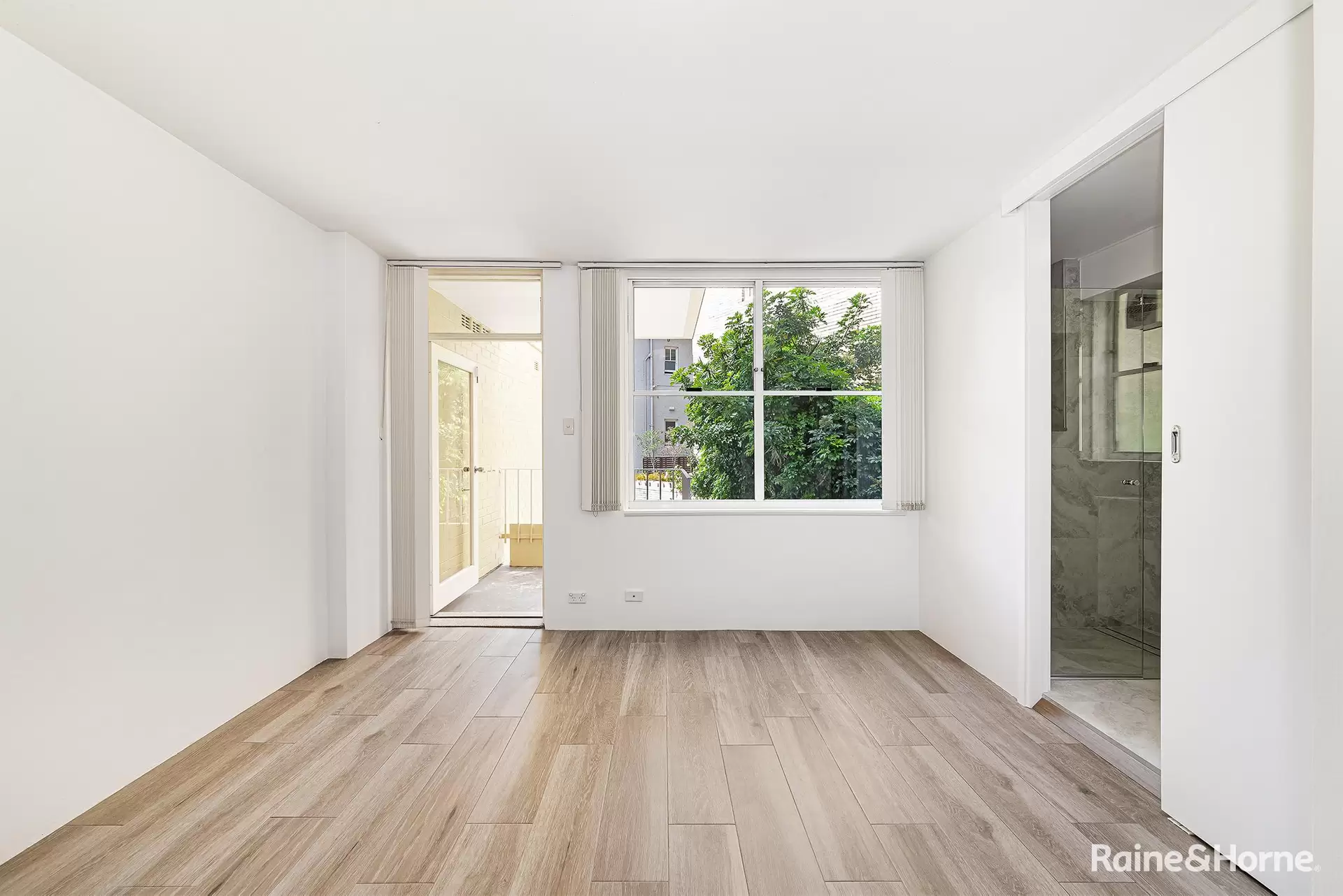 4/16-18 Roslyn Gardens, Elizabeth Bay Leased by Raine & Horne Randwick | Coogee | Clovelly - image 1