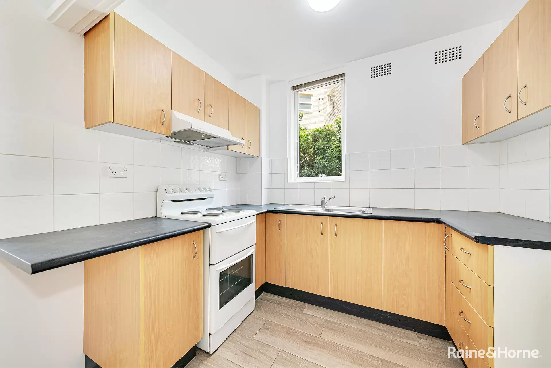 4/16-18 Roslyn Gardens, Elizabeth Bay Leased by Raine & Horne Randwick | Coogee | Clovelly - image 1