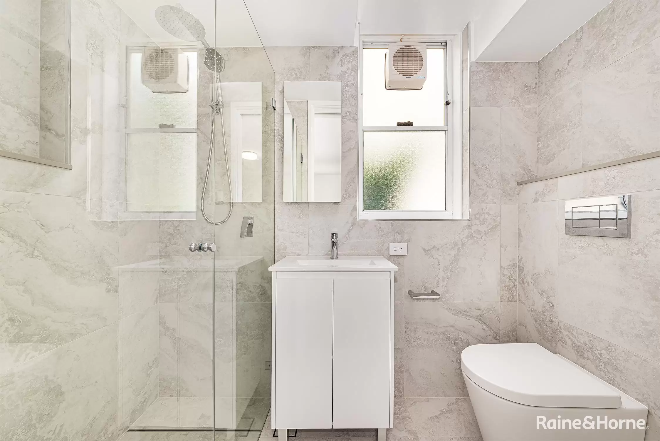 4/16-18 Roslyn Gardens, Elizabeth Bay Leased by Raine & Horne Randwick | Coogee | Clovelly - image 3