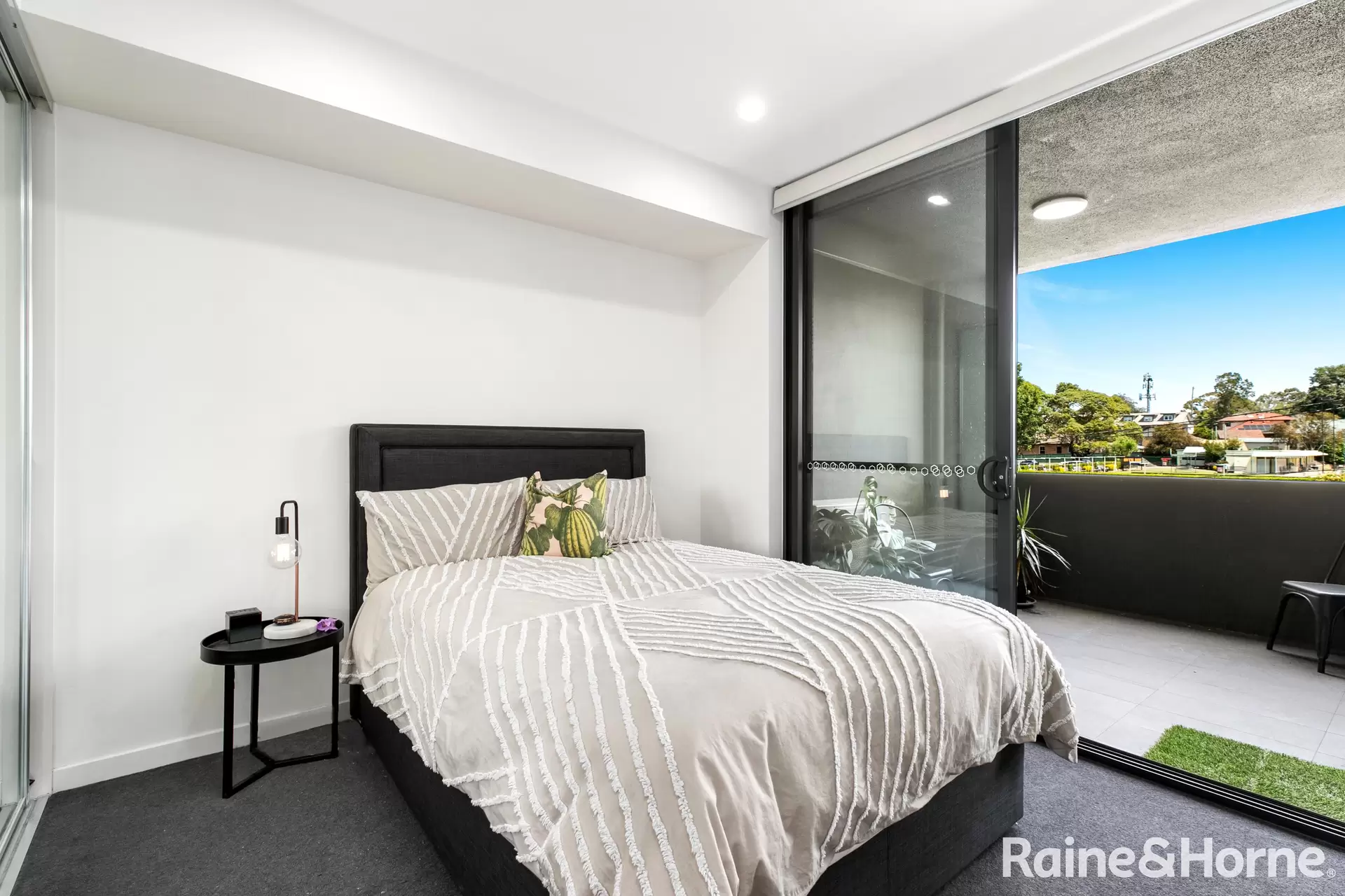 22/2-4 Lodge St, Hornsby Sold by Raine & Horne Randwick | Coogee | Clovelly - image 1
