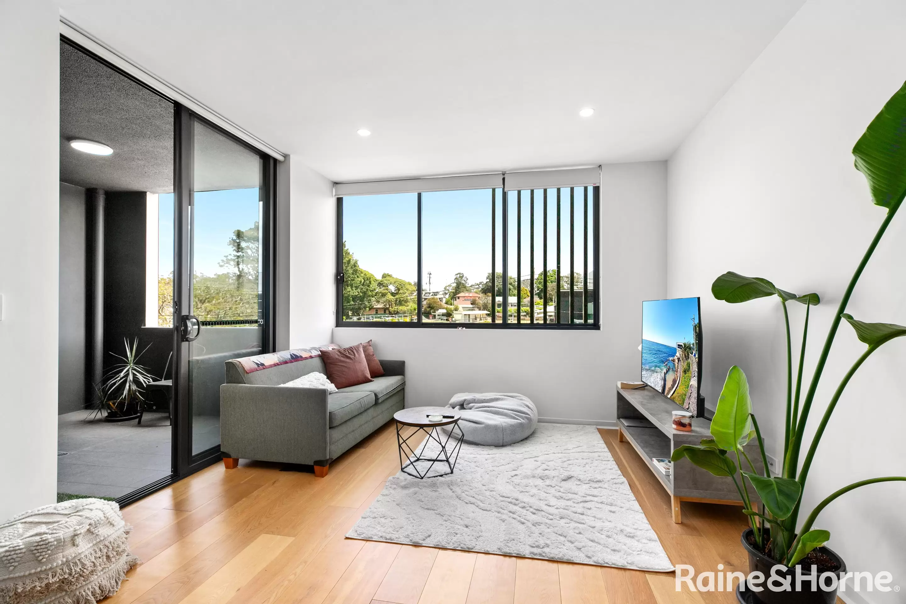 22/2-4 Lodge St, Hornsby Sold by Raine & Horne Randwick | Coogee | Clovelly - image 1