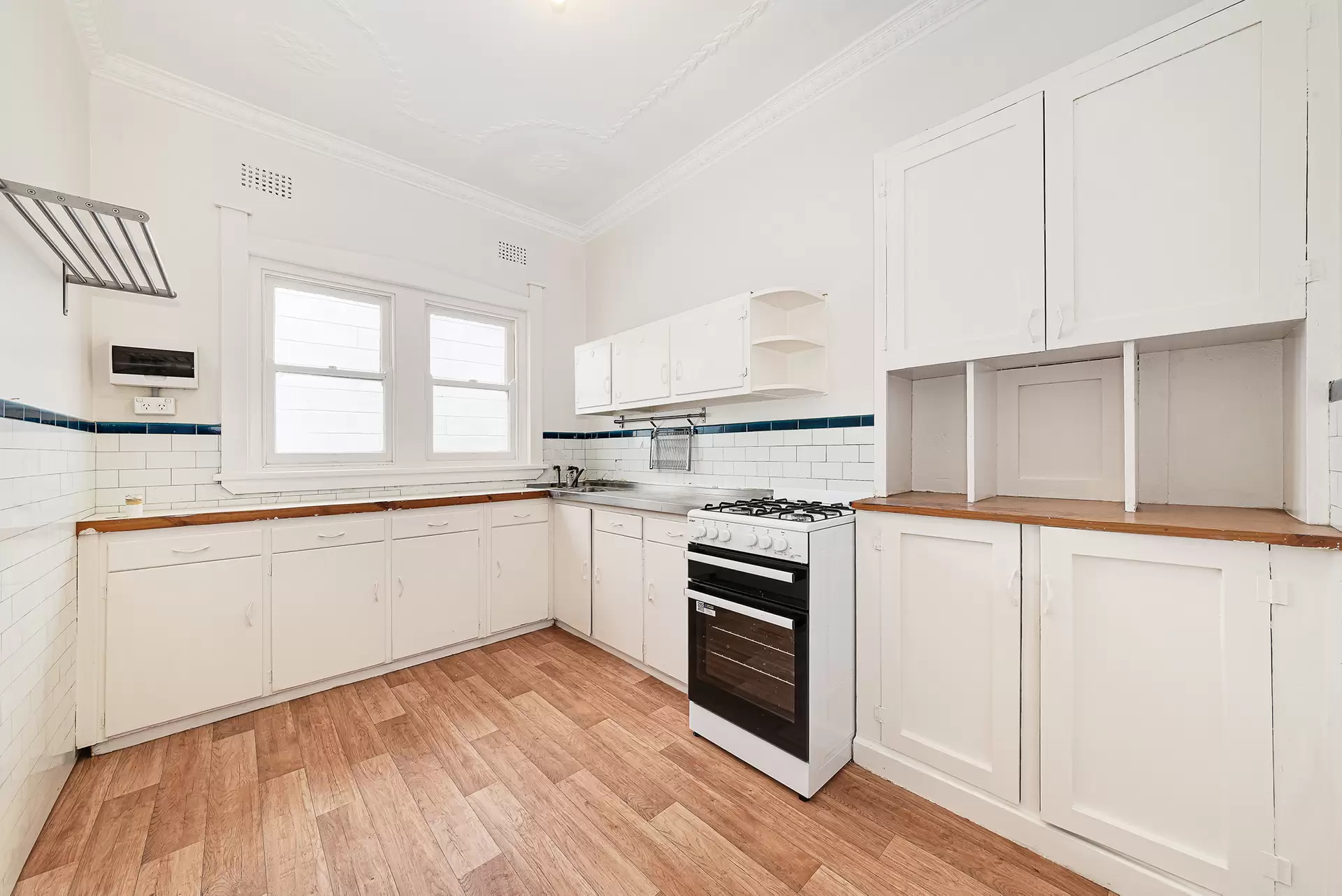 7/10 Ebley Street, Bondi Junction Leased by Raine & Horne Randwick | Coogee | Clovelly - image 1
