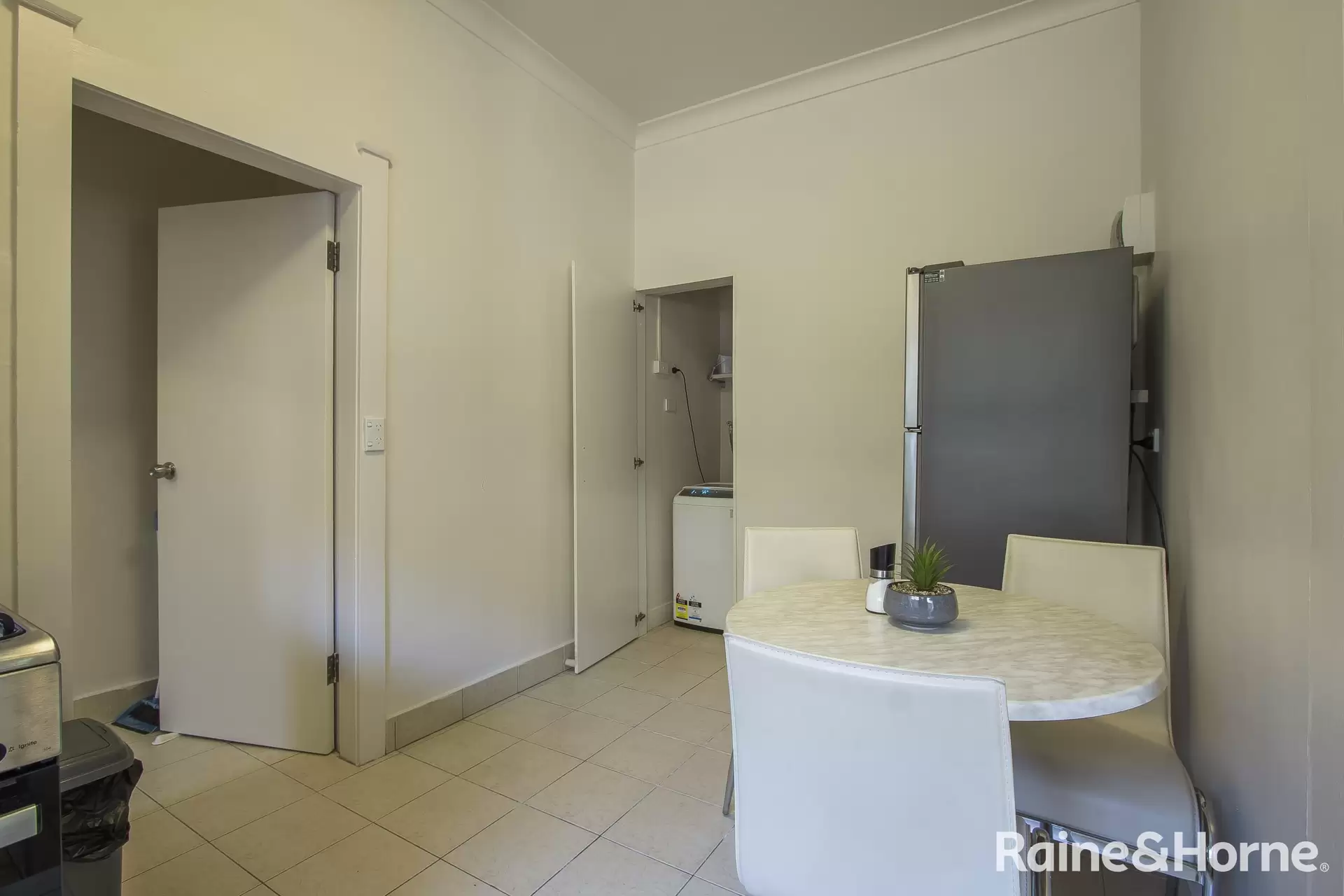 6/25 Mackenzie Street, Bondi Junction Leased by Raine & Horne Randwick | Coogee | Clovelly - image 1