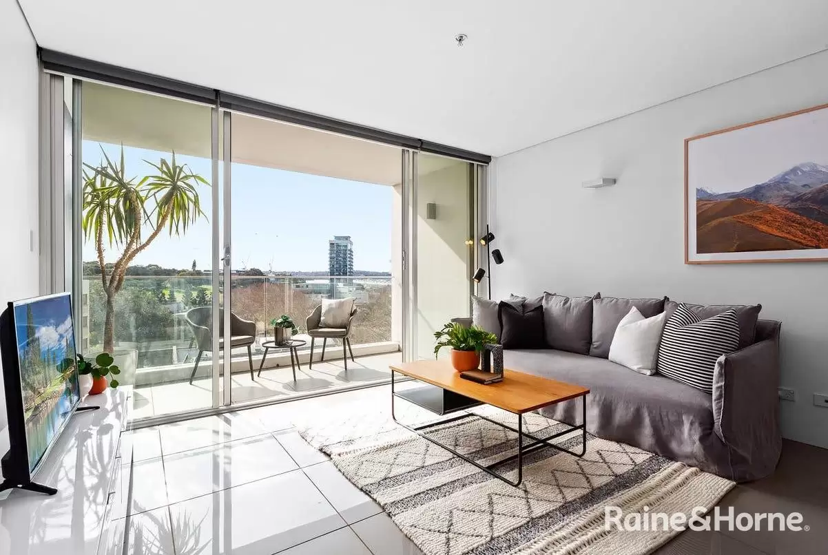 63/60-70 William Street, Woolloomooloo Leased by Raine & Horne Randwick | Coogee | Clovelly - image 1