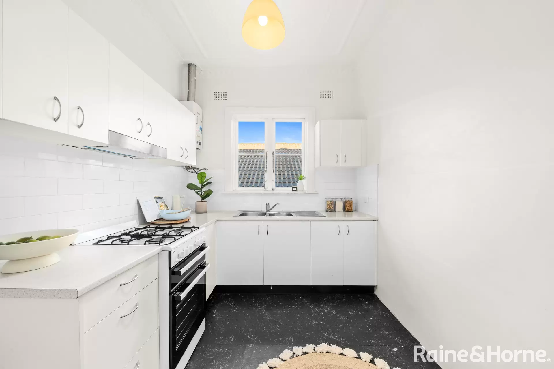 7/58 Ramsgate Avenue, Bondi Beach Sold by Raine & Horne Randwick | Coogee | Clovelly - image 1