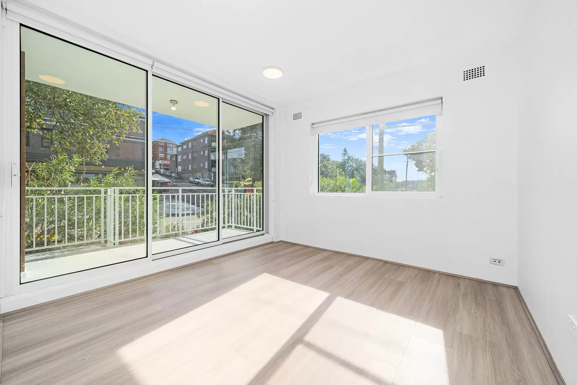 1/2 Carr Street, Coogee Leased by Raine & Horne Randwick | Coogee | Clovelly - image 1