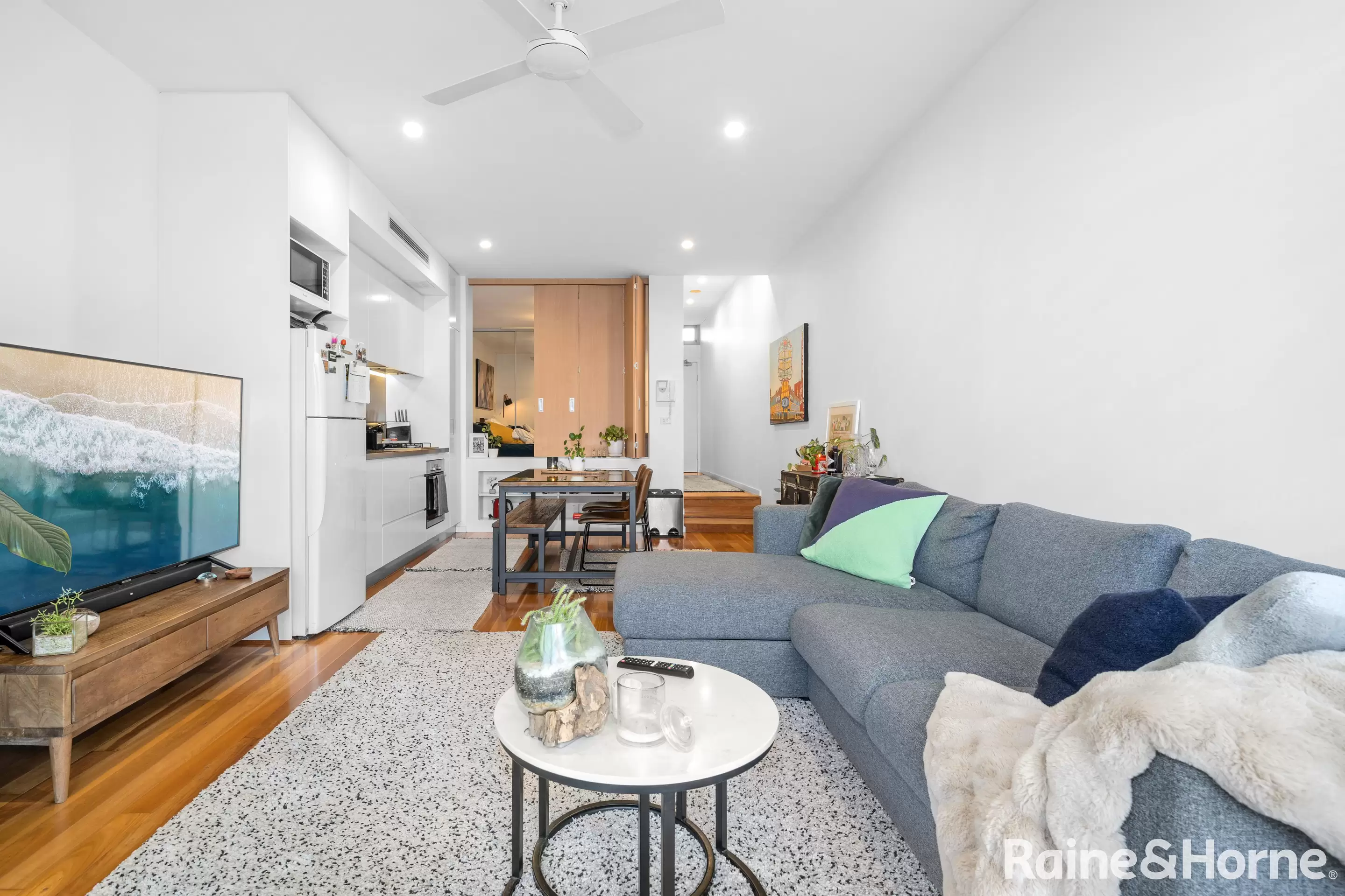 204/10-20 Anzac Parade, Kensington Sold by Raine & Horne Randwick | Coogee | Clovelly - image 2