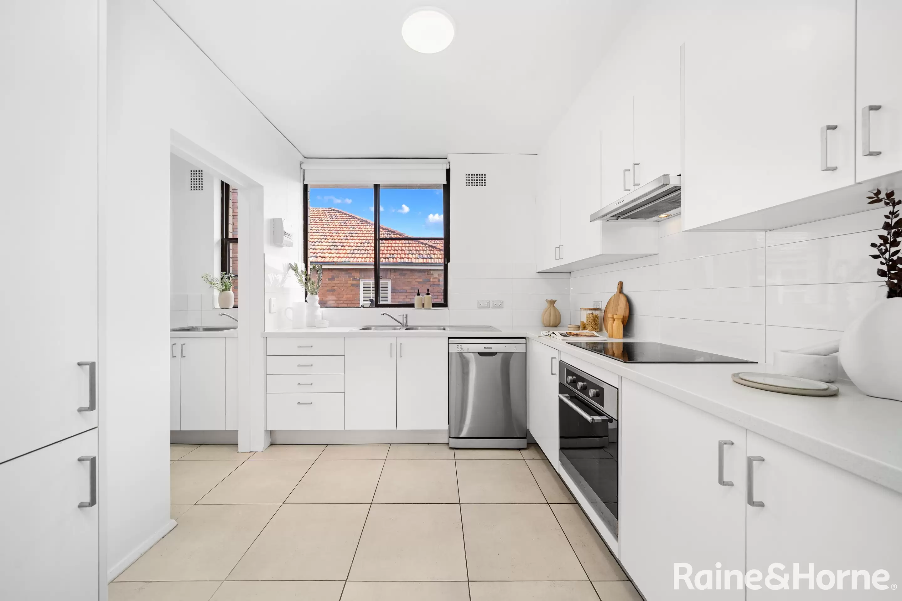 12/109-111 Alison Road, Randwick Leased by Raine & Horne Randwick | Coogee | Clovelly - image 2