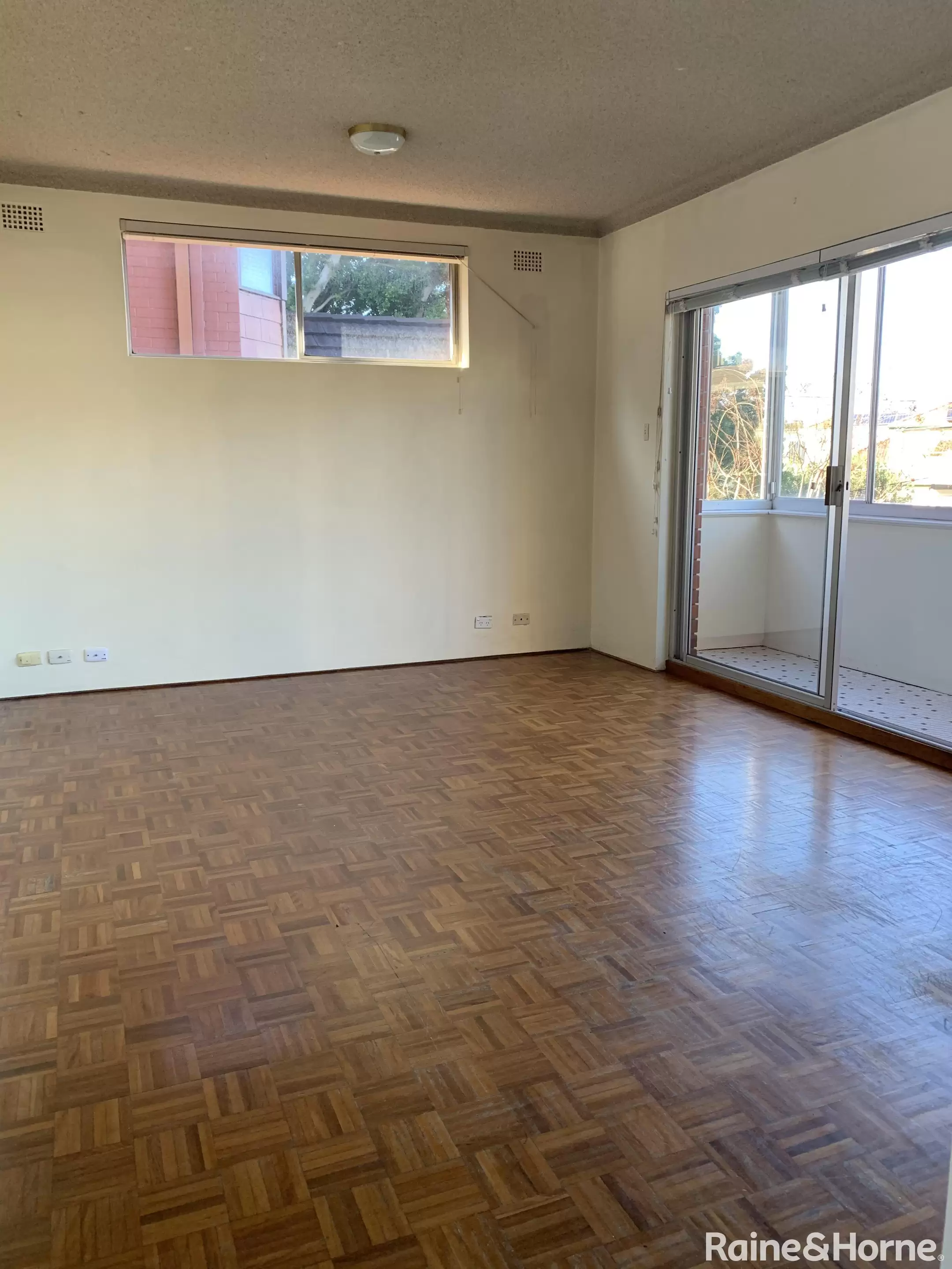 1/235 Clovelly Road, Clovelly Leased by Raine & Horne Randwick | Coogee | Clovelly - image 2