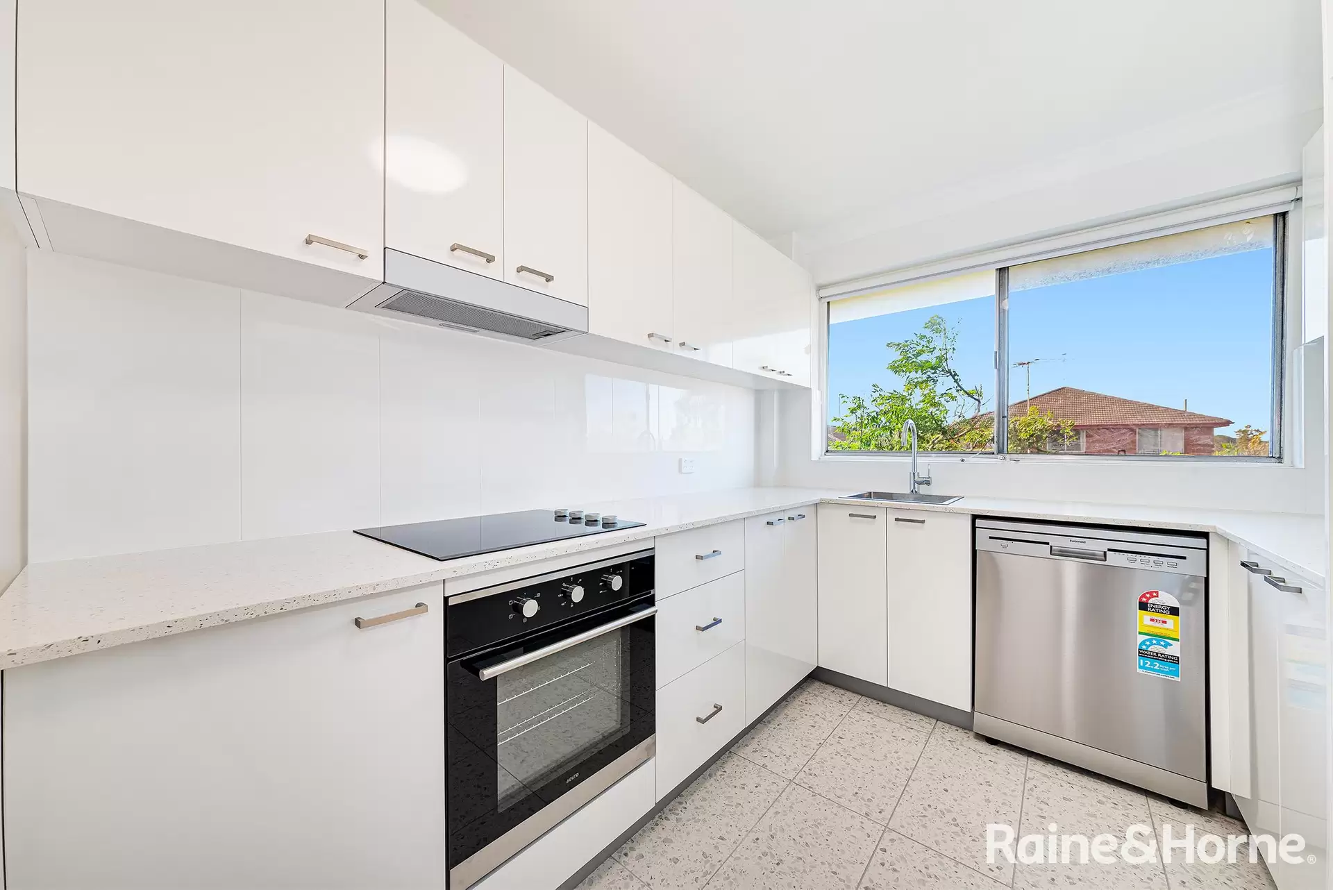 11/4 James Place, Hillsdale Leased by Raine & Horne Randwick | Coogee | Clovelly - image 1