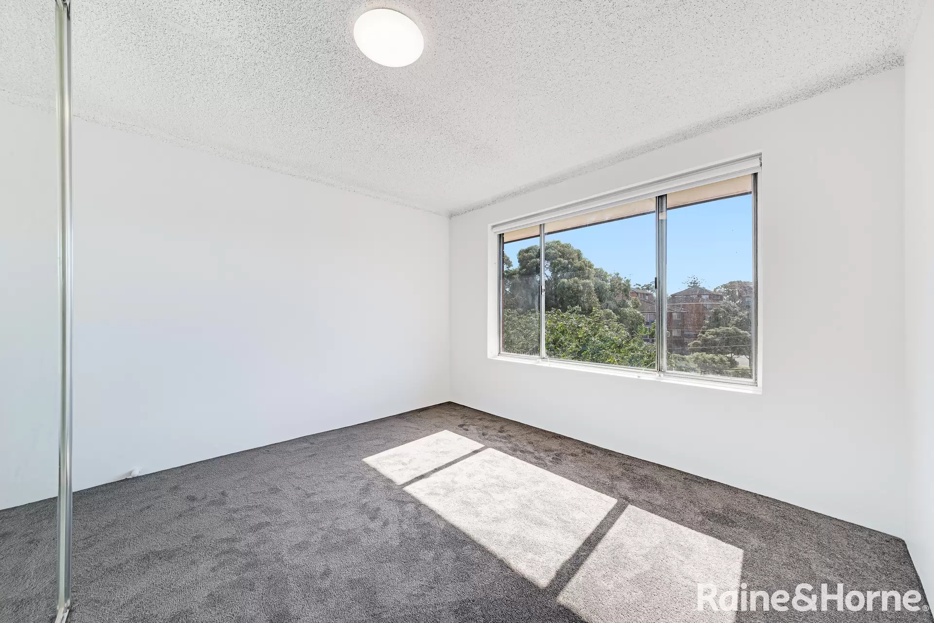11/4 James Place, Hillsdale Leased by Raine & Horne Randwick | Coogee | Clovelly - image 1