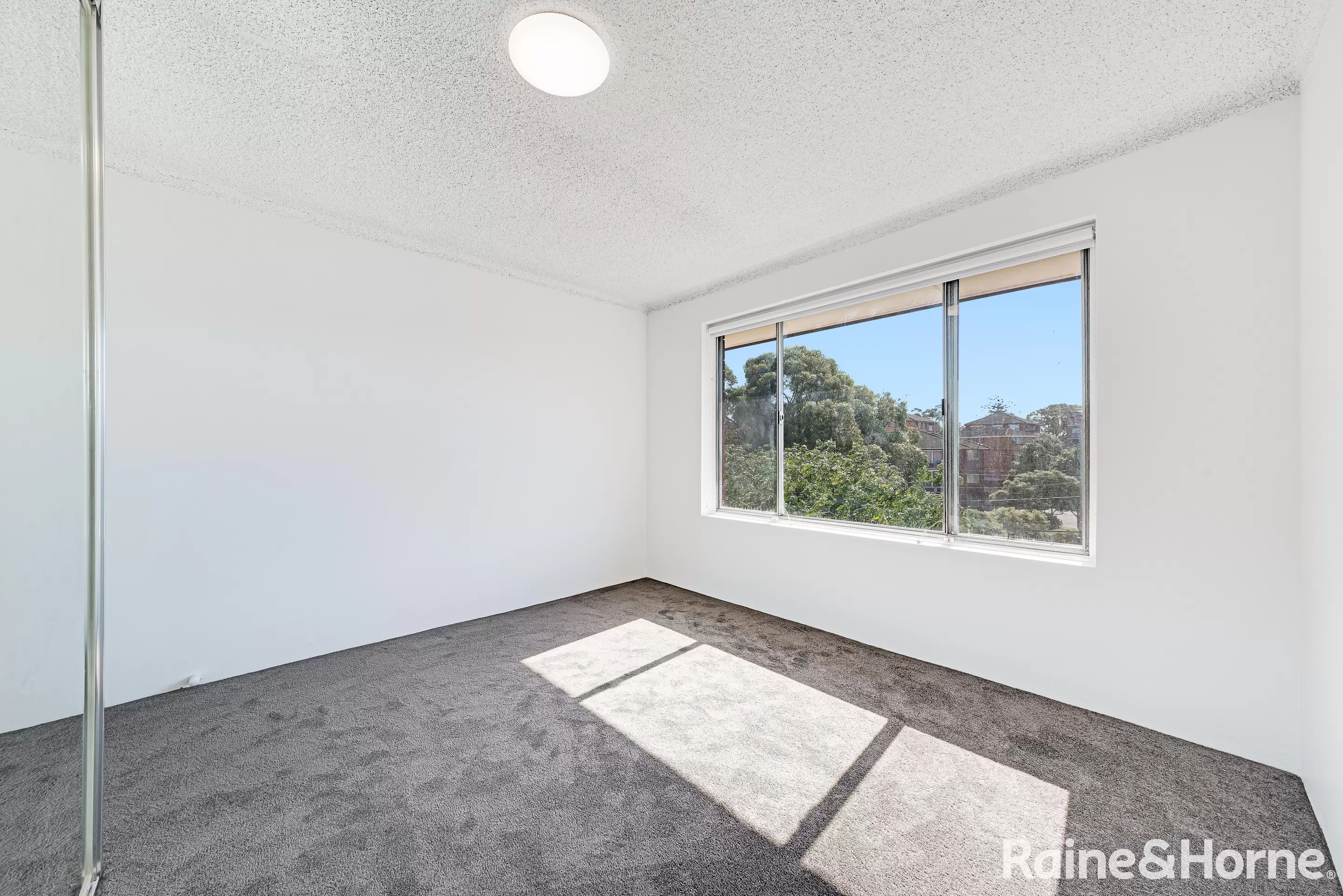 11/4 James Place, Hillsdale Leased by Raine & Horne Randwick | Coogee | Clovelly - image 2