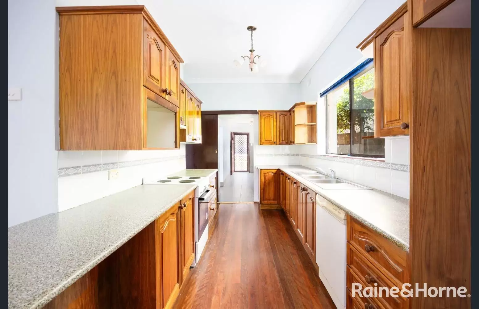 1/52 Chesterfield Parade, Bronte Leased by Raine & Horne Randwick | Coogee | Clovelly - image 5