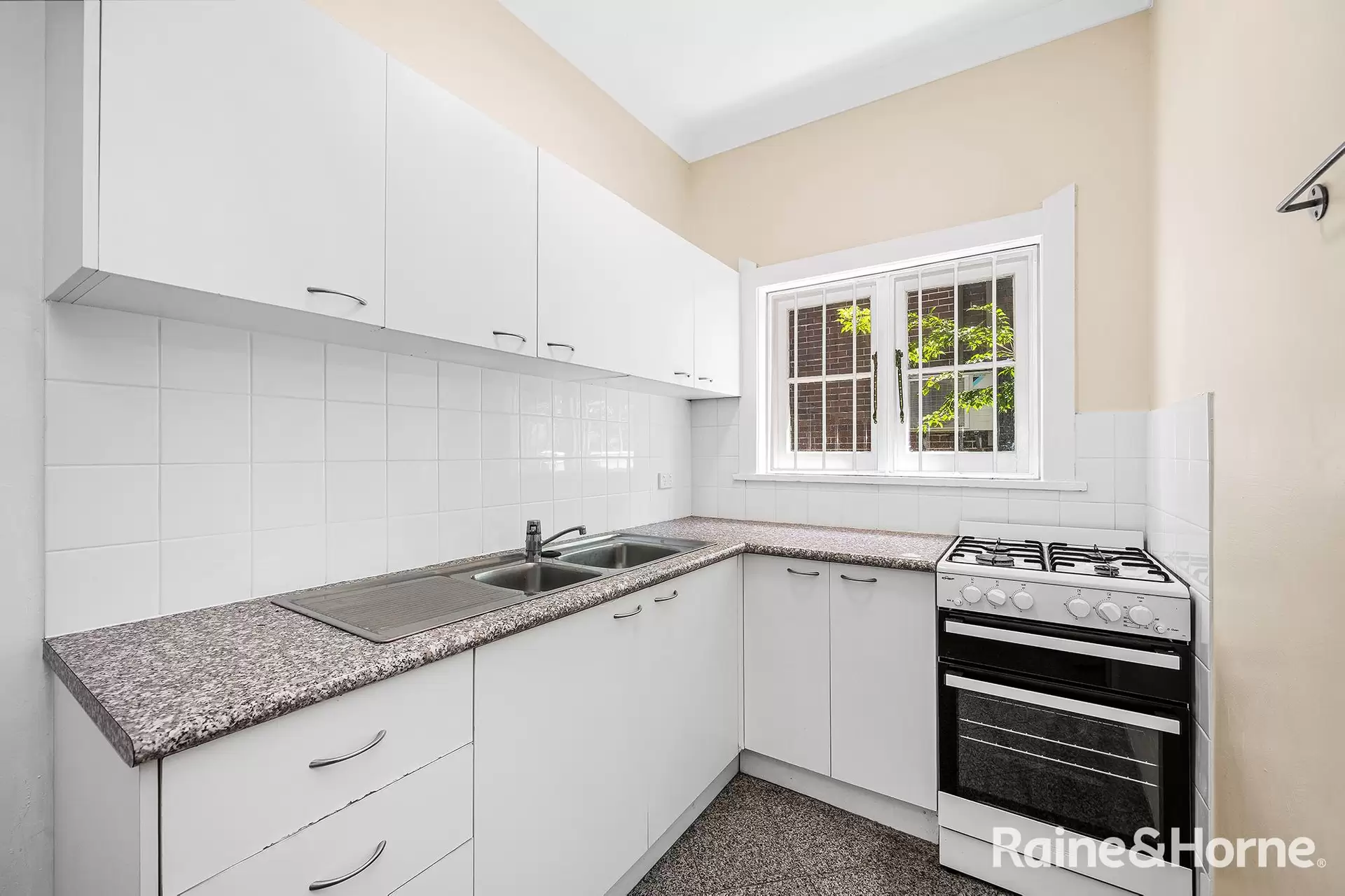 3/36 Keith Street, Clovelly Leased by Raine & Horne Randwick | Coogee | Clovelly - image 1