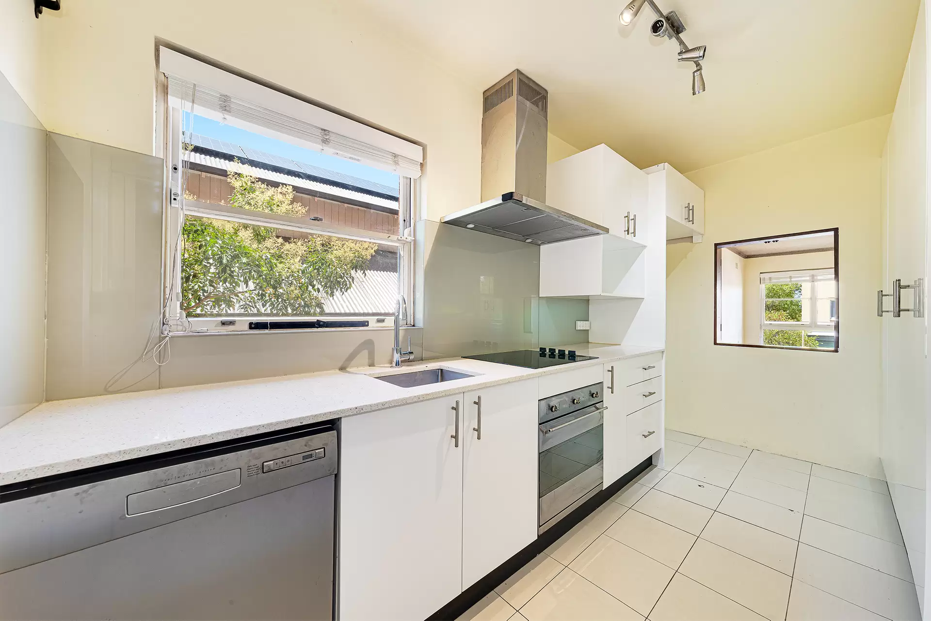 2/26 Howard Street, Randwick Leased by Raine & Horne Randwick | Coogee | Clovelly - image 1