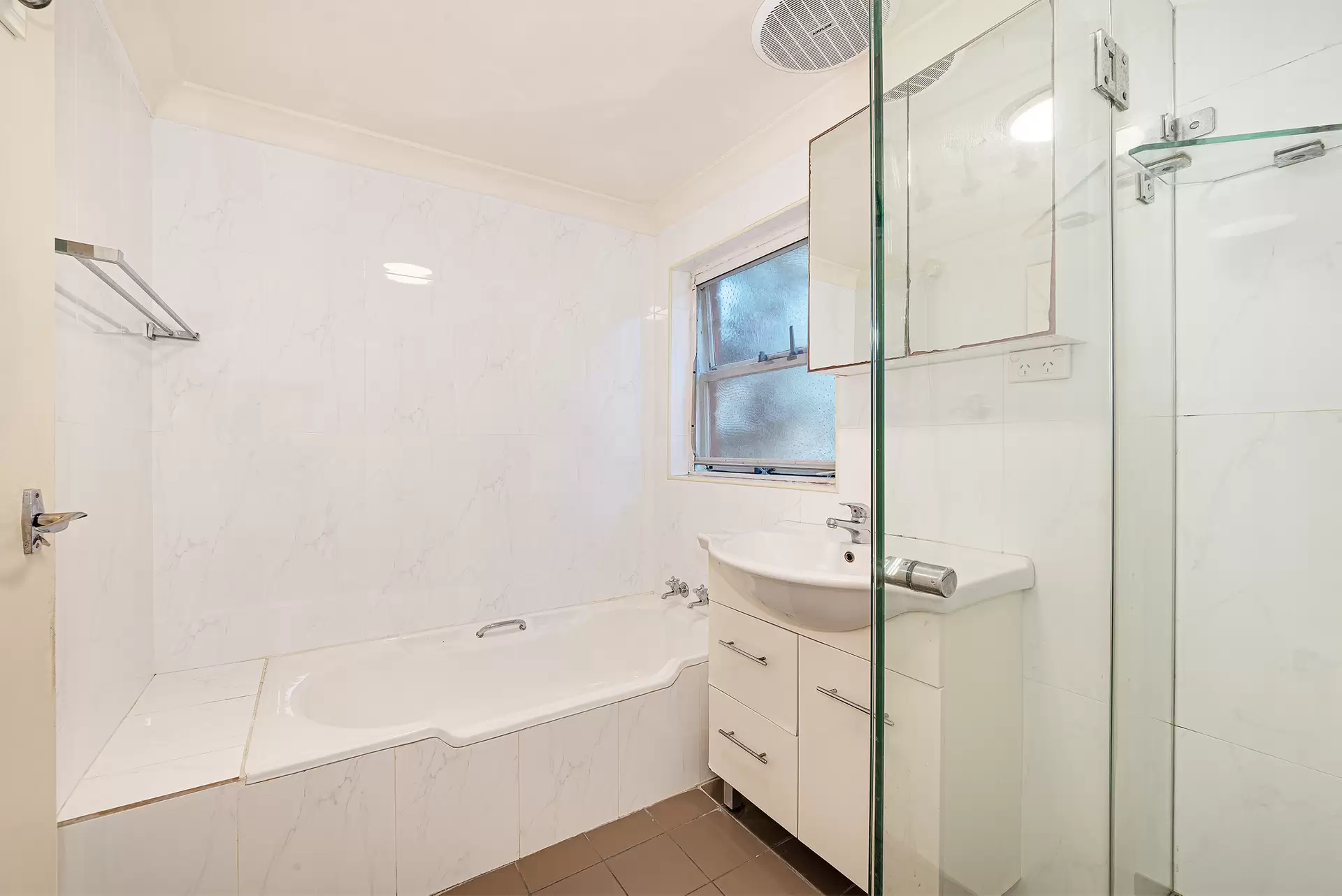2/26 Howard Street, Randwick Leased by Raine & Horne Randwick | Coogee | Clovelly - image 1