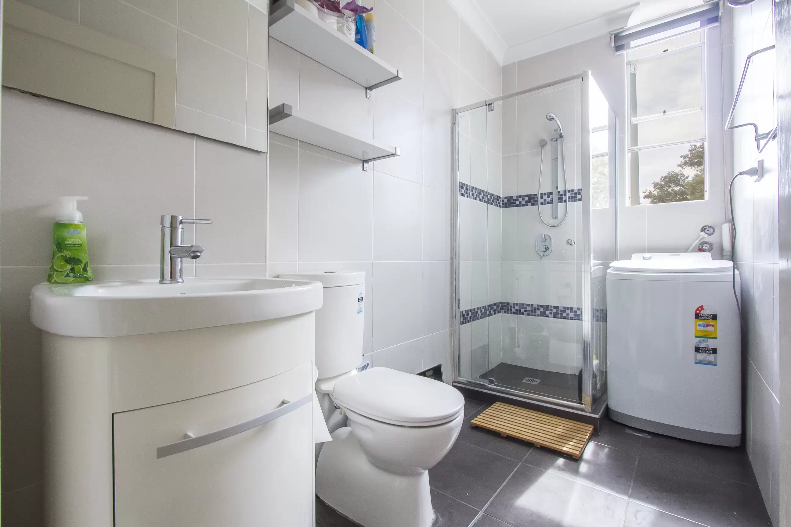 7/25 Mackenzie Street, Bondi Junction Leased by Raine & Horne Randwick | Coogee | Clovelly - image 5