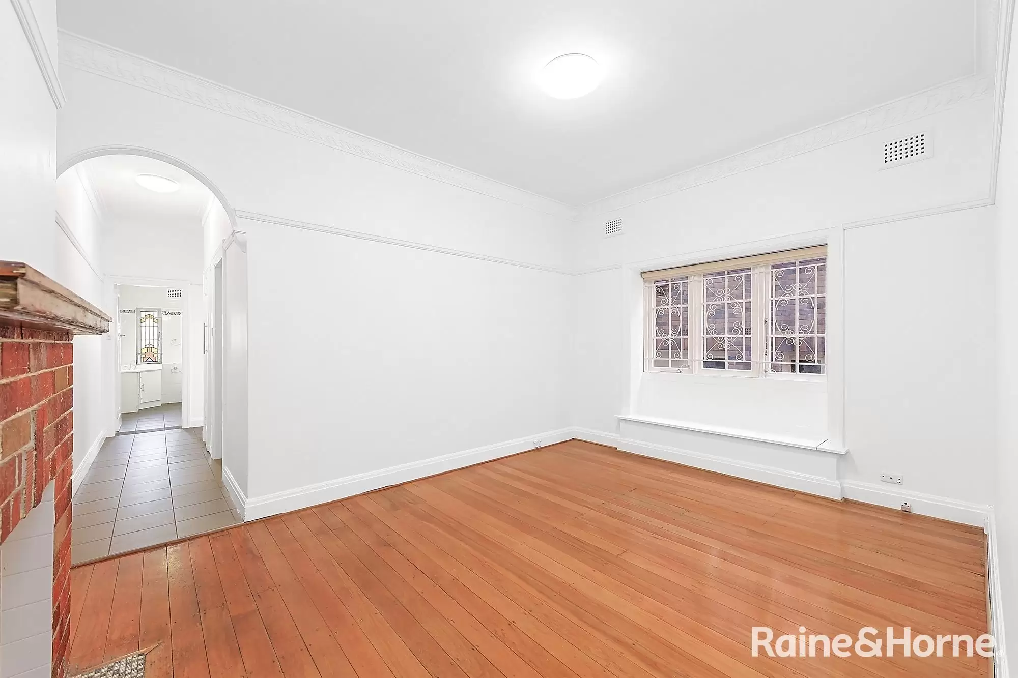 2/122 Brook Street, Coogee Leased by Raine & Horne Randwick | Coogee | Clovelly - image 2