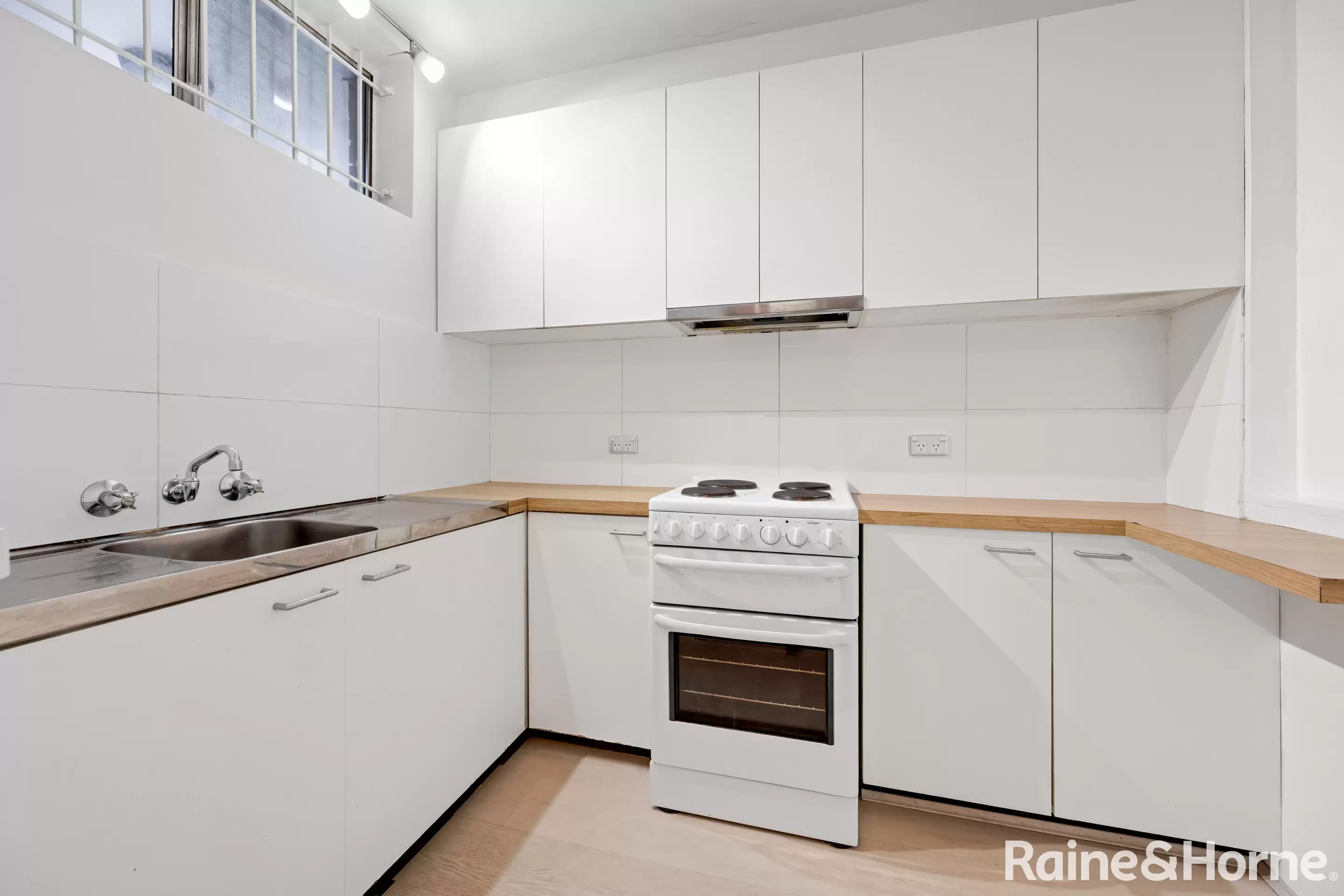 4/122-130 Arthur Street, Surry Hills Leased by Raine & Horne Randwick | Coogee | Clovelly - image 2
