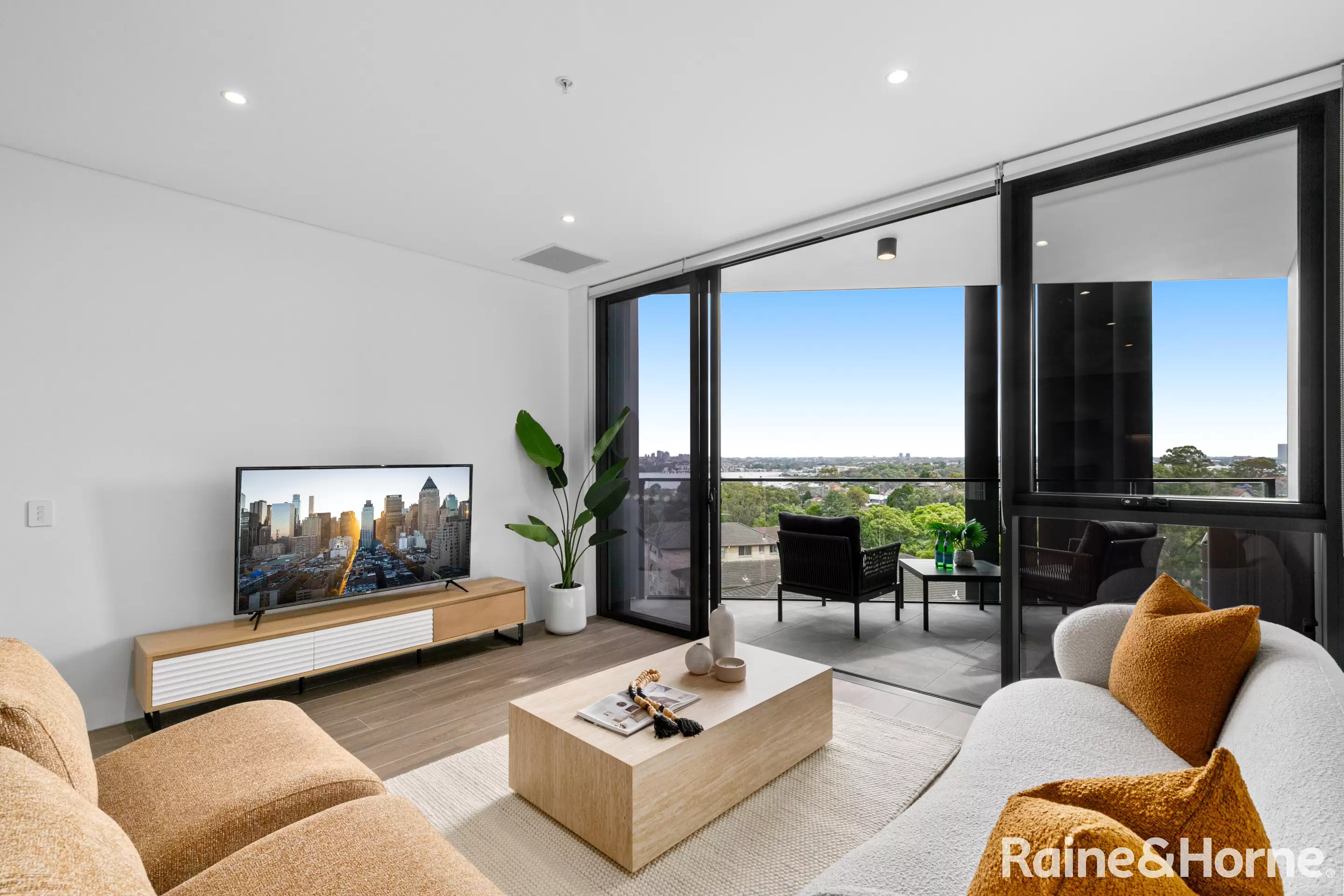 3 Bed/116 Victoria Road, Gladesville Leased by Raine & Horne Randwick | Coogee | Clovelly - image 2