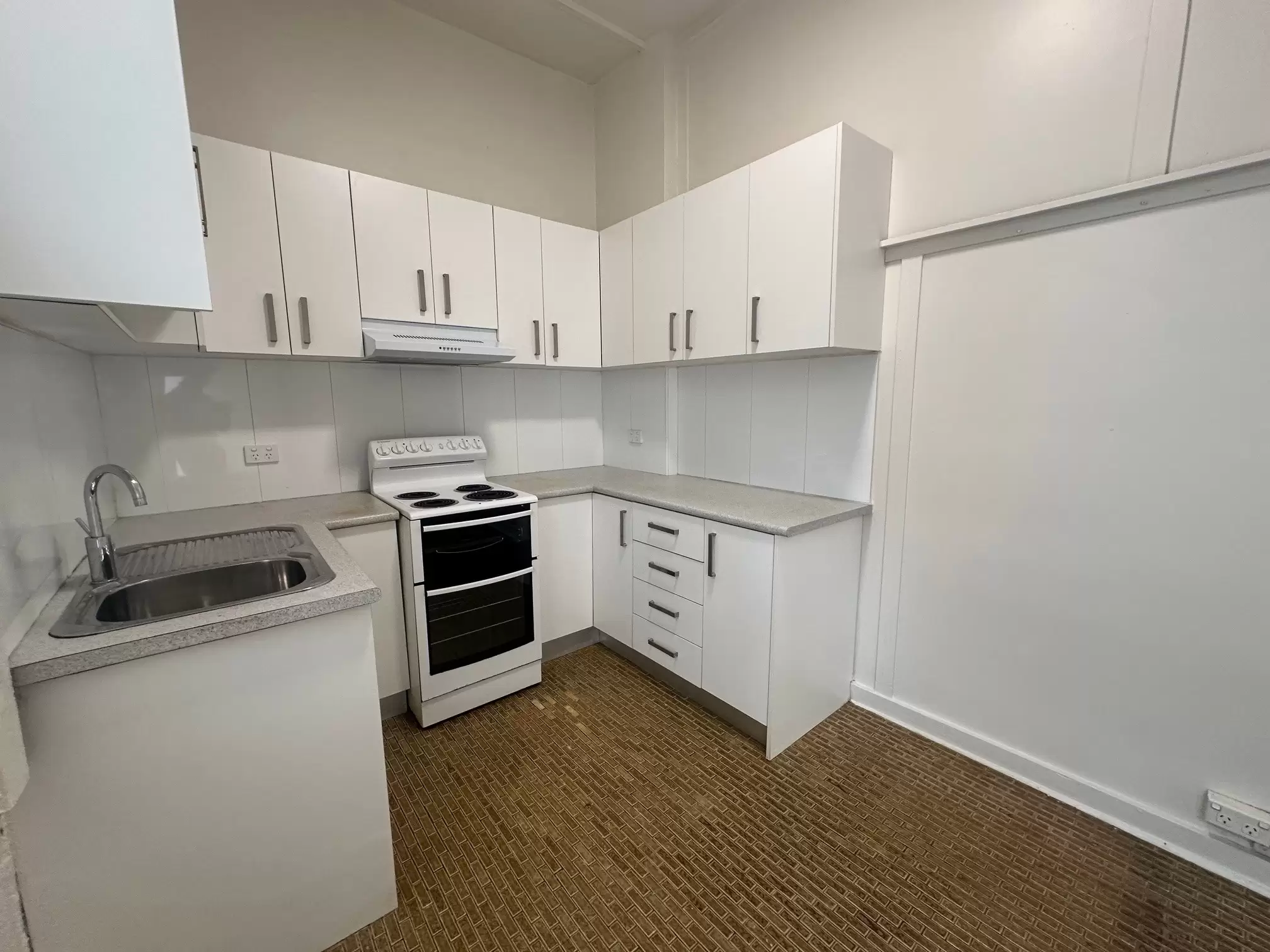 2/15 Bradley Street, Randwick Leased by Raine & Horne Randwick | Coogee | Clovelly - image 2