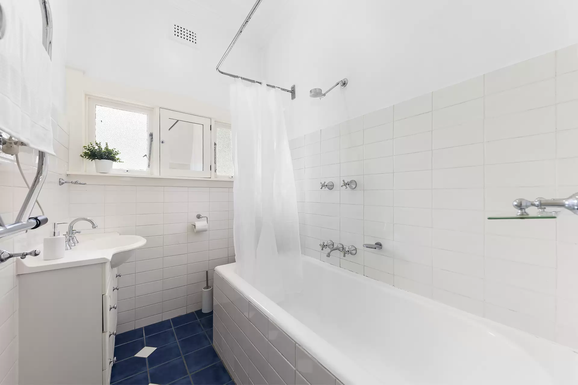 8/2A Milroy Avenue, Kensington Leased by Raine & Horne Randwick | Coogee | Clovelly - image 1