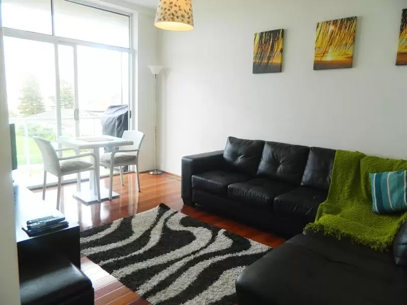 9/10 Major Street, Coogee Leased by Raine & Horne Randwick | Coogee | Clovelly - image 1