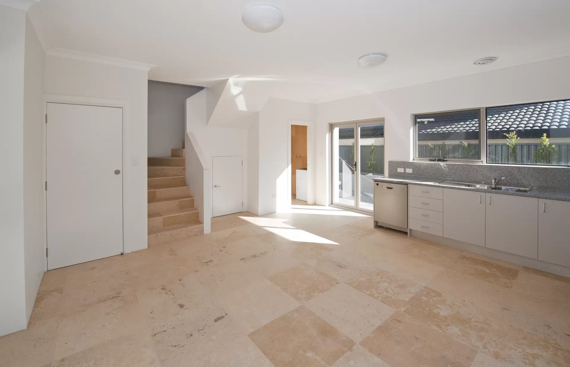 4/1A Harbourne Road, Kingsford Leased by Raine & Horne Randwick | Coogee | Clovelly - image 1