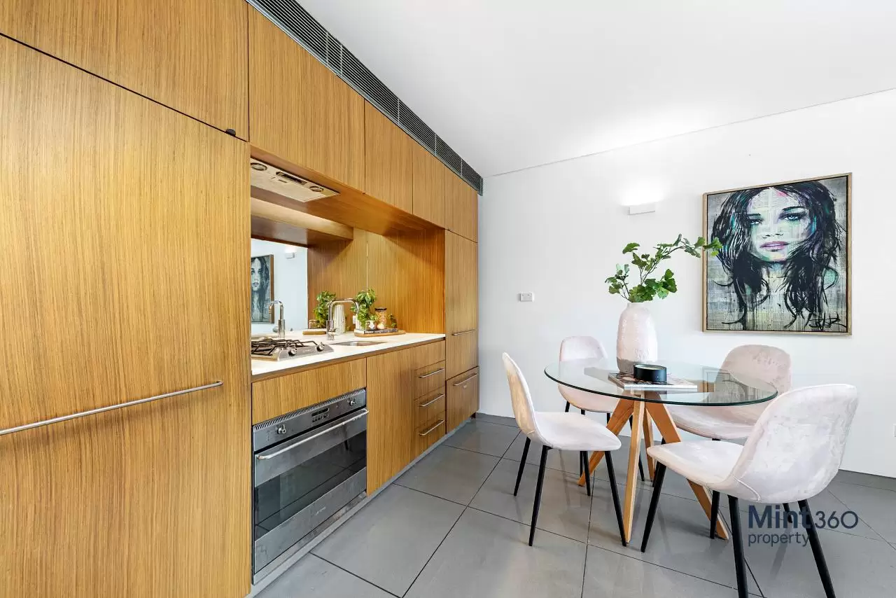 3/60-70 William Street, Woolloomooloo Sold by Raine & Horne Randwick | Coogee | Clovelly - image 2