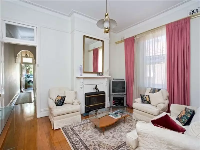 35 Henry Street, Waverley Leased by Raine & Horne Randwick | Coogee | Clovelly - image 2