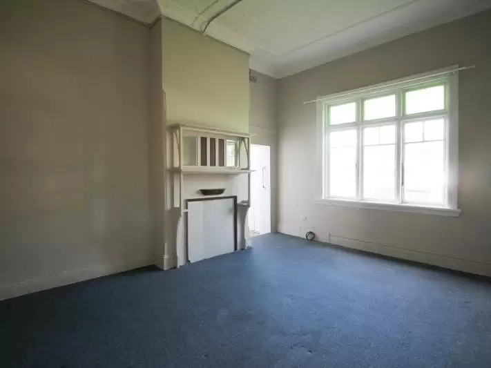 2/122 Mount Street, Coogee Leased by Raine & Horne Randwick | Coogee | Clovelly - image 1