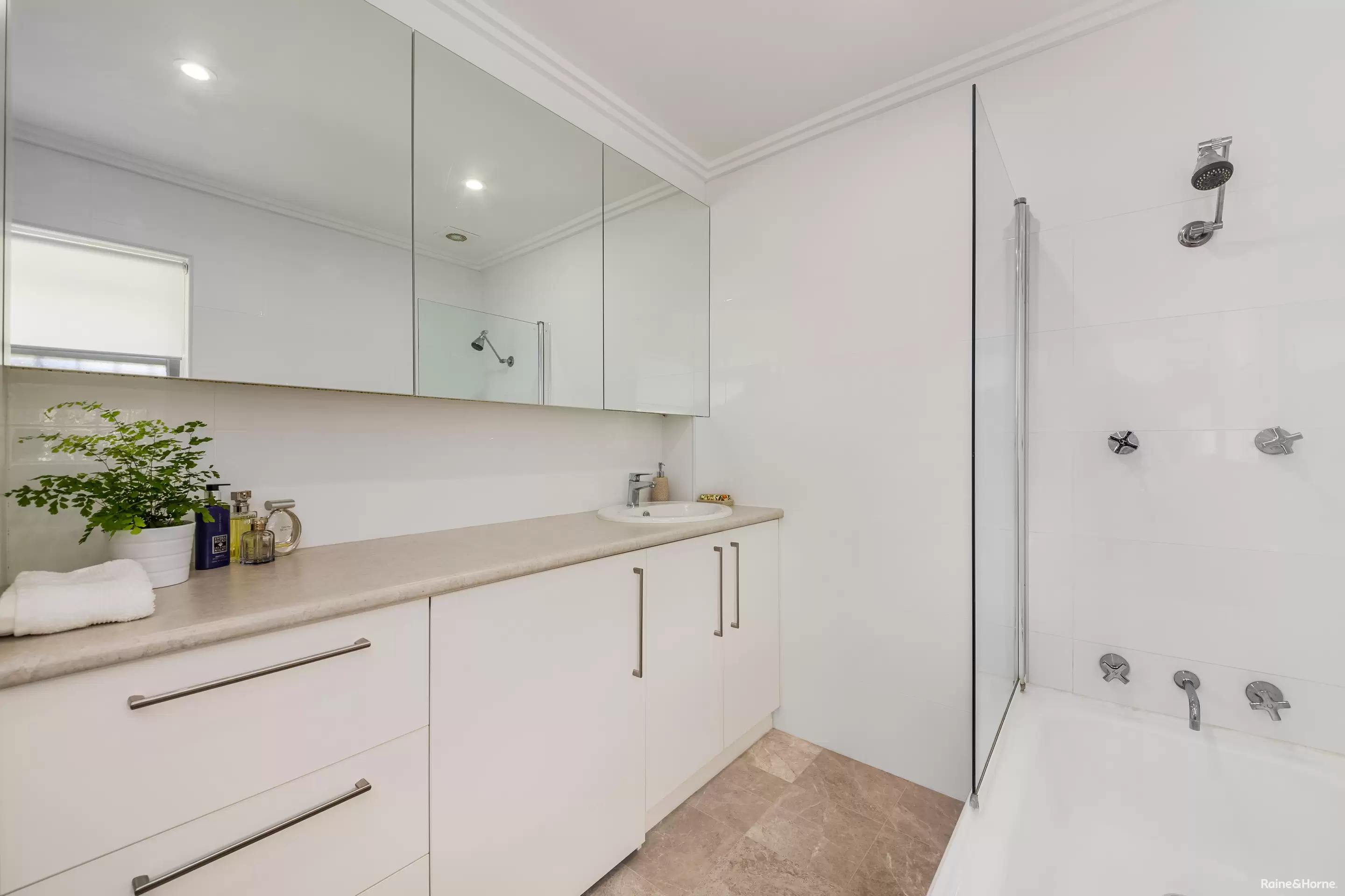 7/12 Grosvenor Street, Kensington Leased by Raine & Horne Randwick | Coogee | Clovelly - image 3