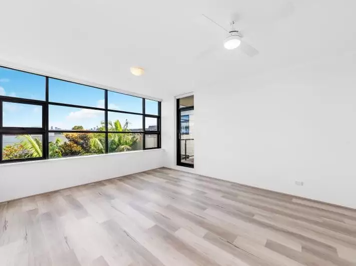 557/221-229 Sydney Park Road, Erskineville Leased by Raine & Horne Randwick | Coogee | Clovelly - image 1