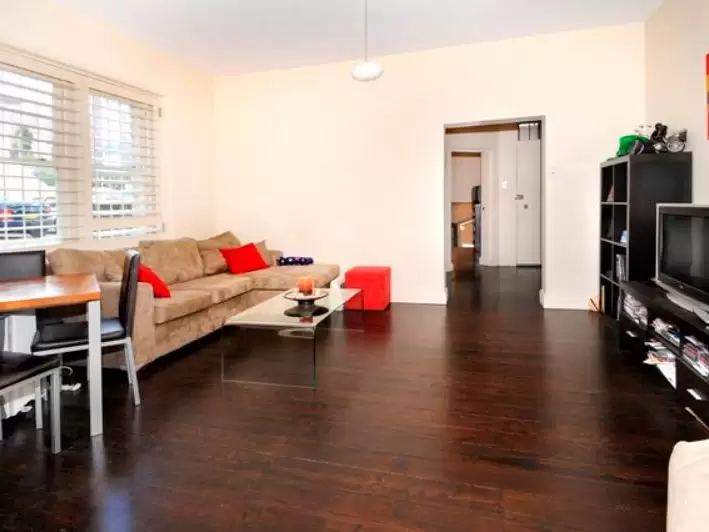 7/142 Beach Street, Coogee Leased by Raine & Horne Randwick | Coogee | Clovelly - image 1